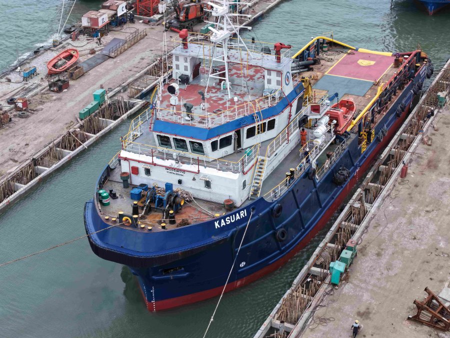 Anchor Handling Tug Supply (AHTS)