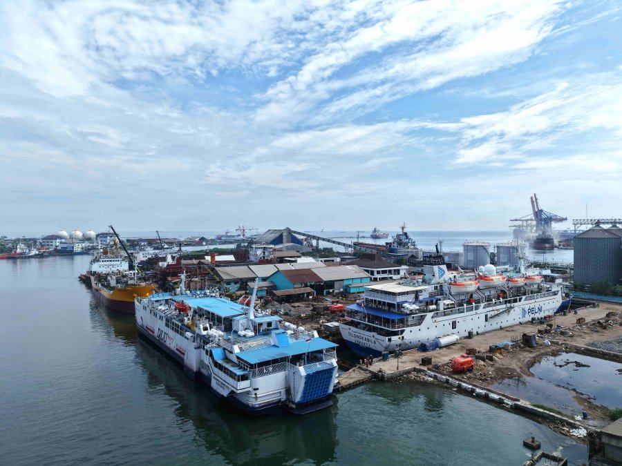 Motor Vessel