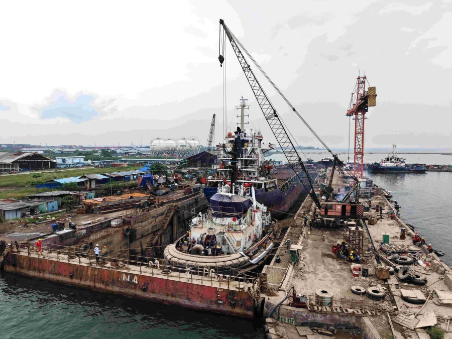Tug Boat