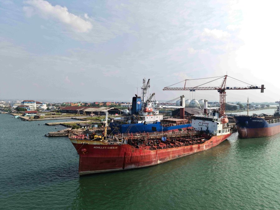 Tanker - White Oil
